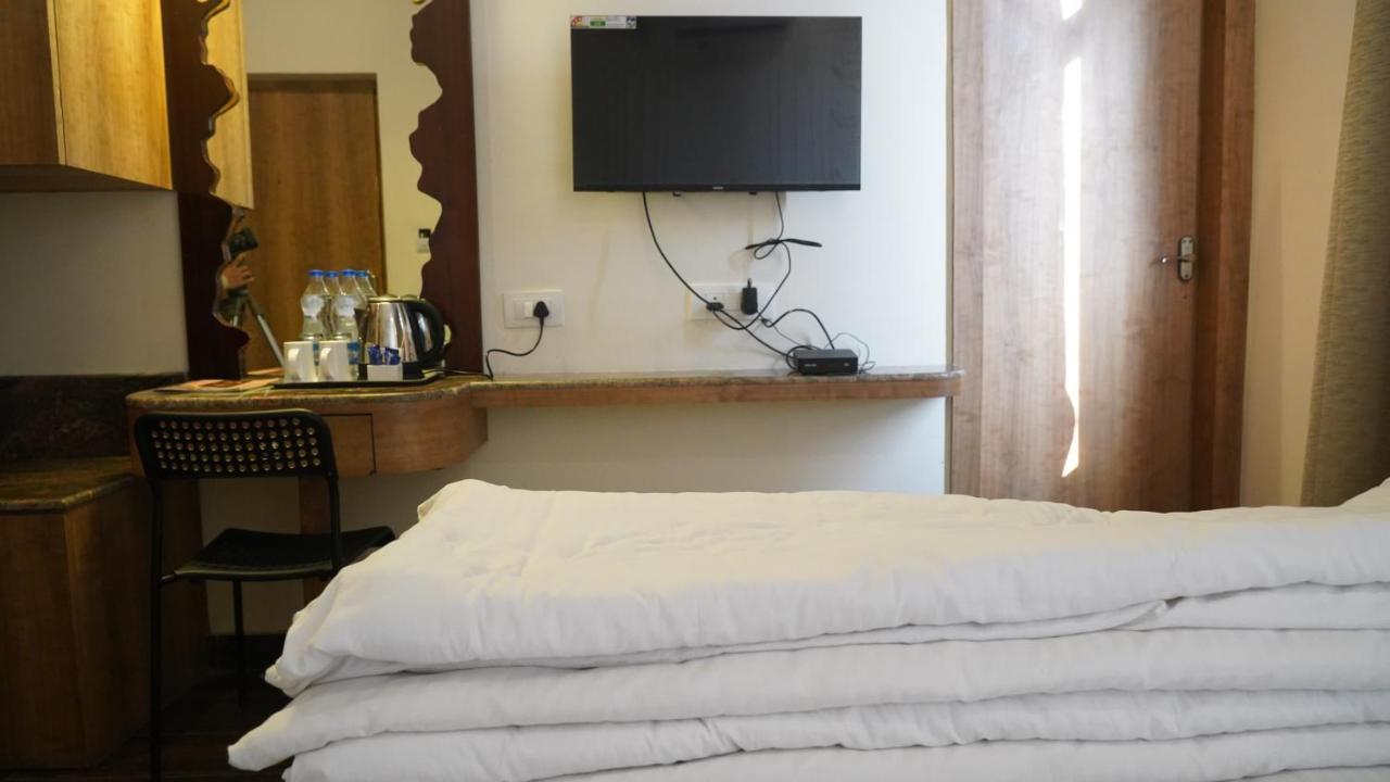 Hotel Rio Benaras Bénarès Extérieur photo