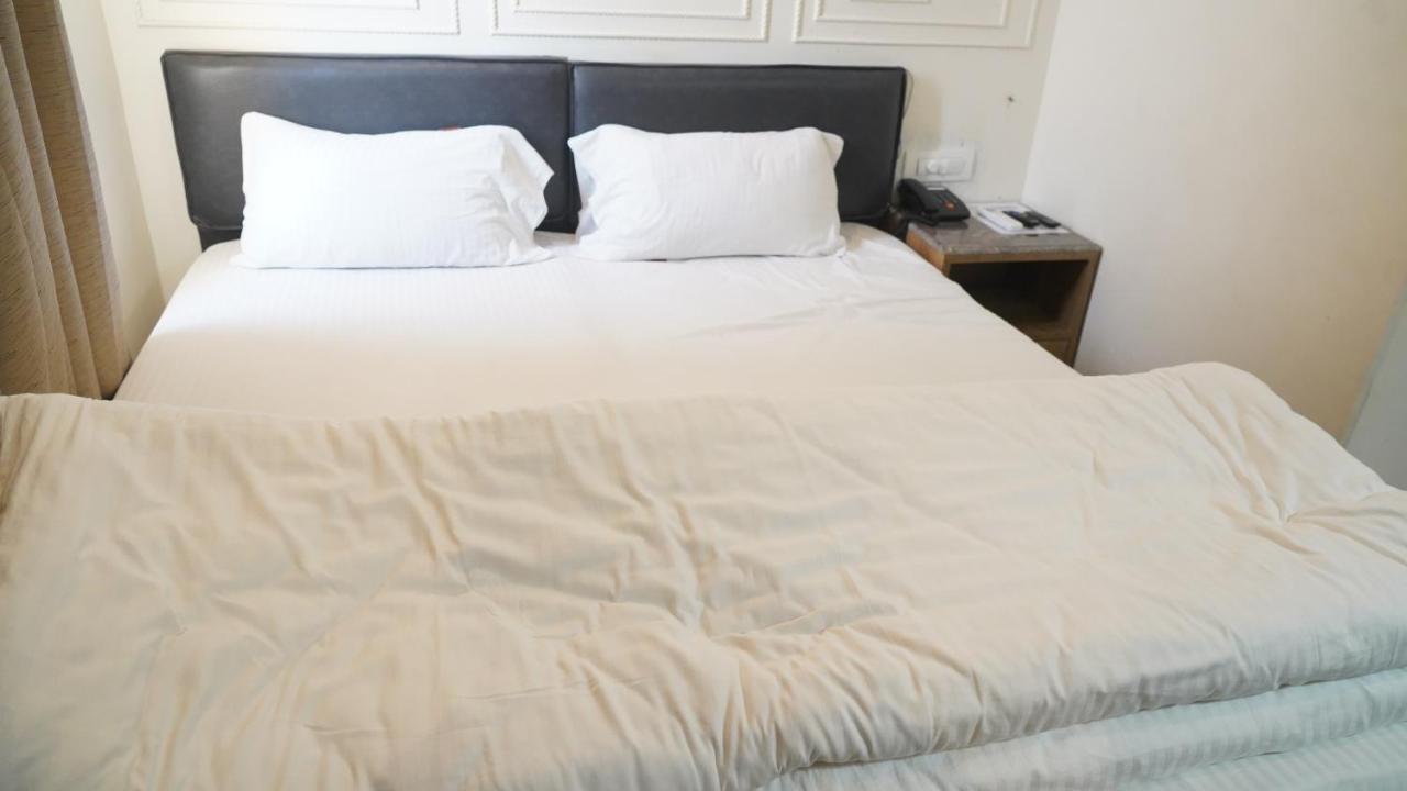 Hotel Rio Benaras Bénarès Extérieur photo