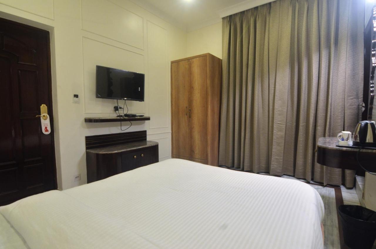 Hotel Rio Benaras Bénarès Extérieur photo